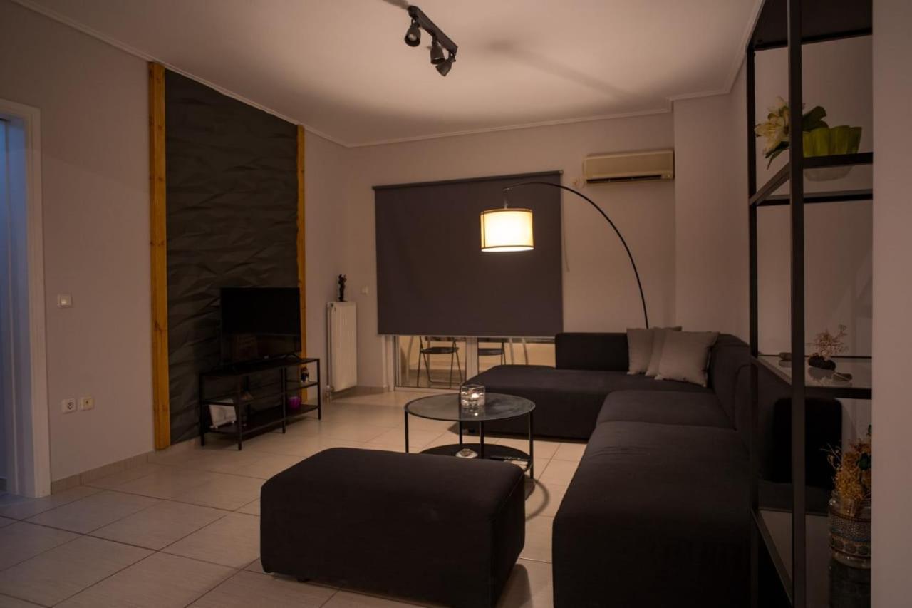 Appartement It Is A Pleasant, Modern, Functional House! à Le Pirée Extérieur photo