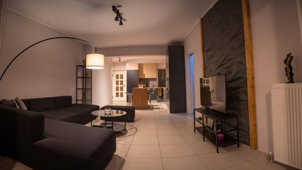Appartement It Is A Pleasant, Modern, Functional House! à Le Pirée Extérieur photo